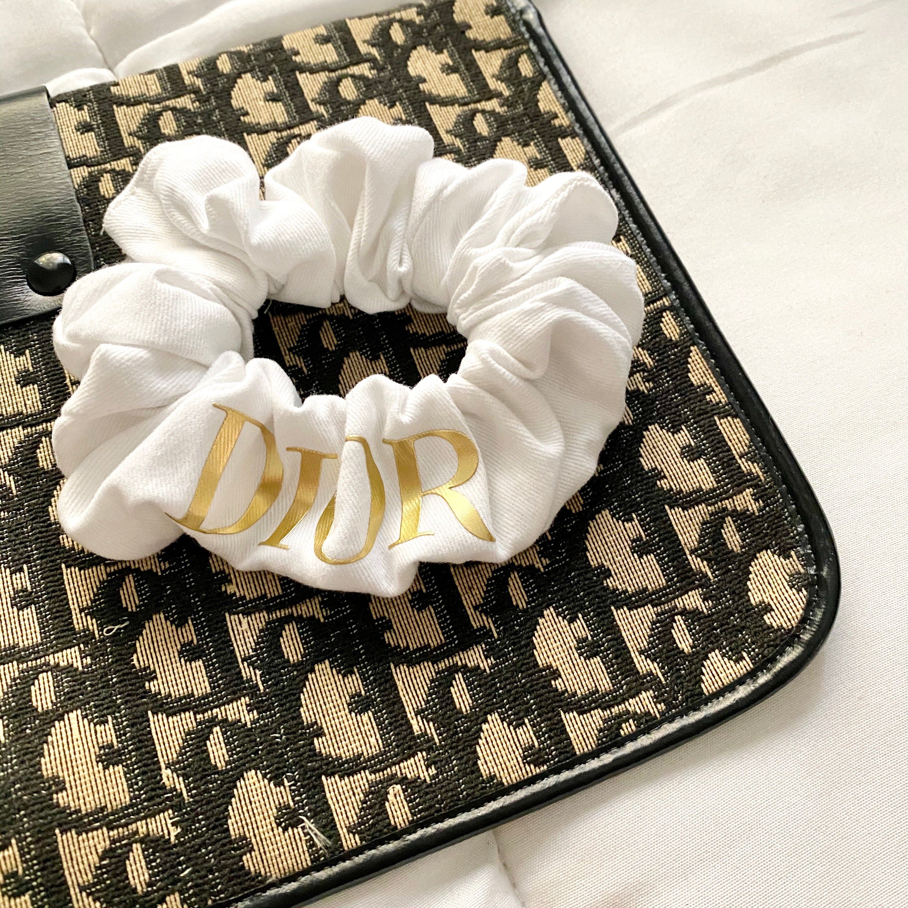 Dior “Dark Rose” and Soft White Patterned Scrunchie NBNT Rosier de Dior 90 Square Scarf White and Purple Silk Twill  main image 2
