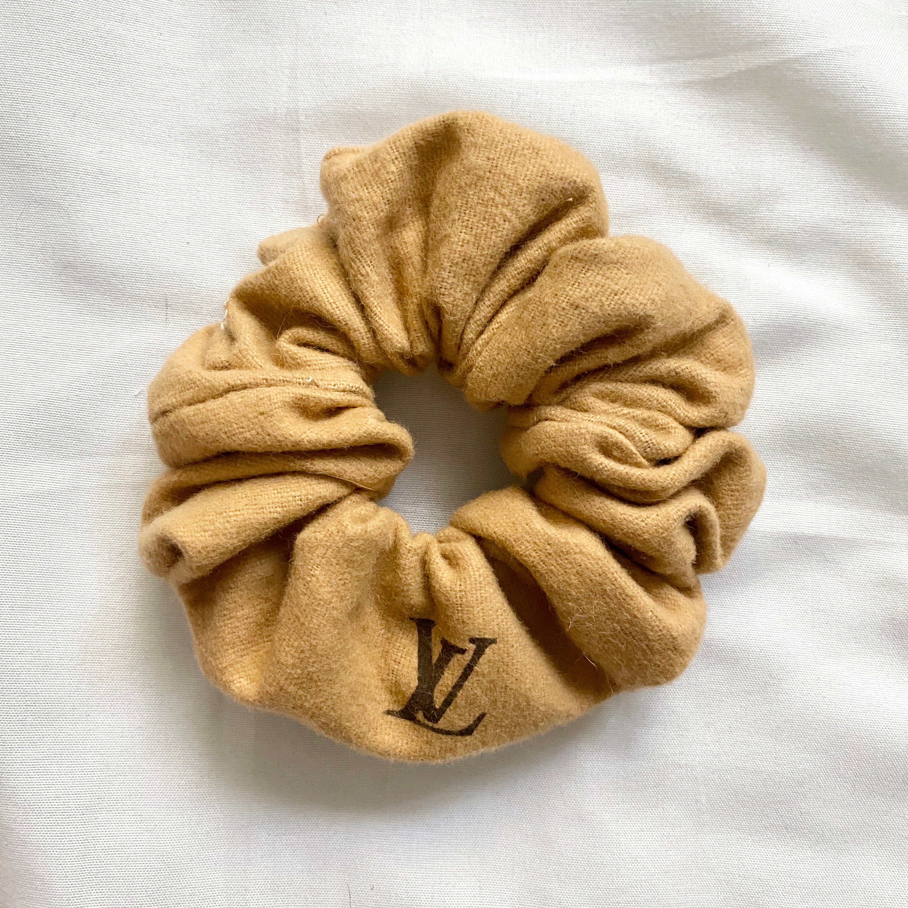 Louis Vuitton Scrunchie – Summer Buns display picture 1
